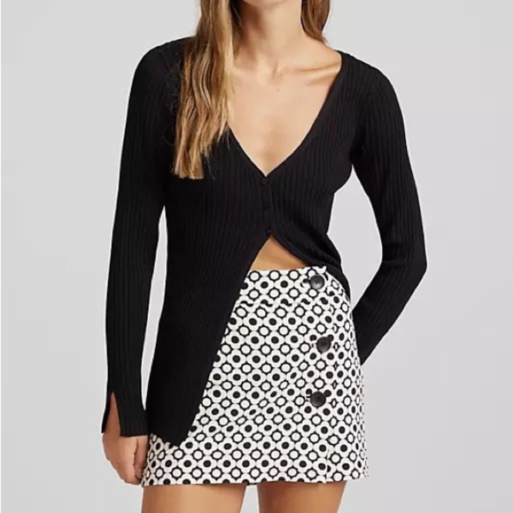 Bershka Retro Geo Print Mini Skirt in Monochrome Size XS